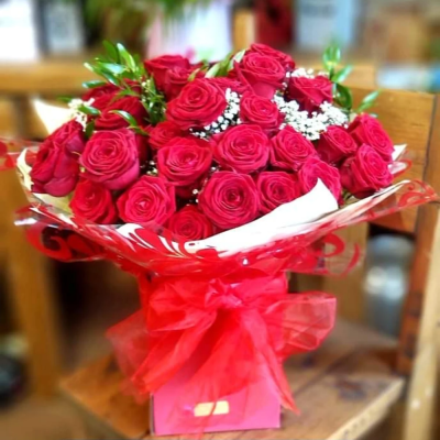 The love of my life - A beautiful arrangement of the best selected red roses