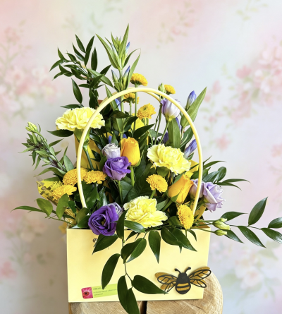 Just because - Small arrangement in a cute little handbag made from seasonal flowers note:colours may vary